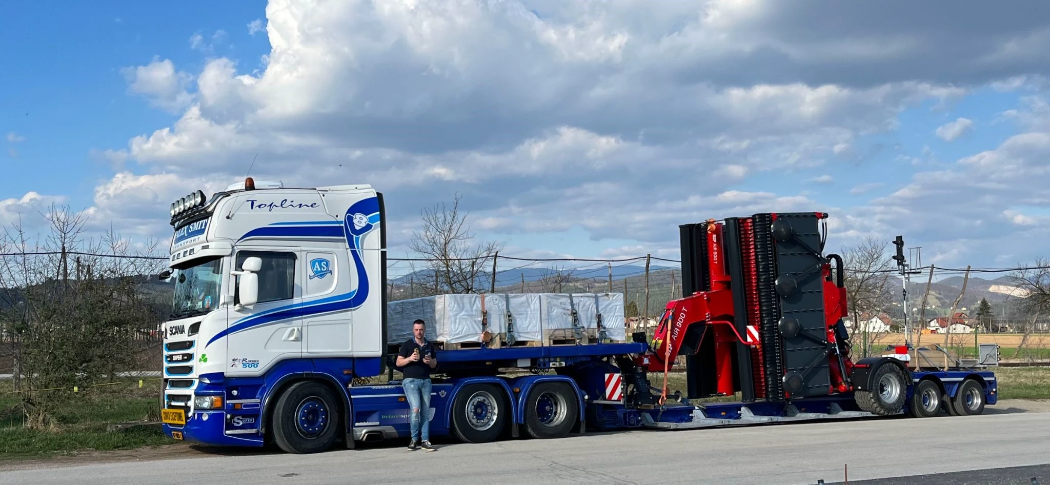 SIP AIR 900T Pick up Rake on its way to TFM Open Day 31st March 2023